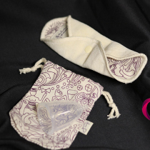 Menstruační kalíšek v detailu