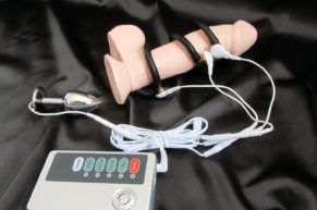 Elektrické impulzy a tabu „zadní“ hrátky – RECENZE elektrosady s análním kolíkem a erekčními kroužky