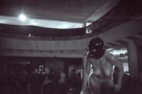 Tančící dům v obležení nahých žen – ROZHOVOR