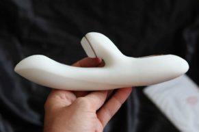 Satisfyer Pro G-spot Rabbit – dokáže „králíček“ potěšit, nebo bude ležet v šuplíku? 2x RECENZE