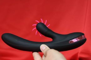 Vibrátor, co umí prstit? RECENZE BOOM ClitRoll stimulátoru na klitoris a G-bod