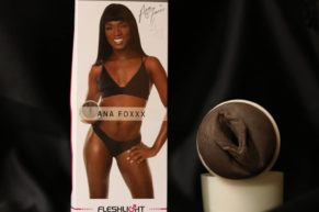 RECENZE umělé vagíny Fleshlight Girls – odlitek vagíny (Ana Foxxx)