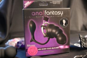 Pás cudnosti Fantasy Cage s análním kolíkem  – zamčený a vyplněný (RECENZE)