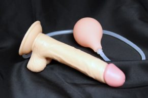 Dildo, které umí stříkat jako chlap? RECENZE Lovetoy Extreme Squirt dilda!