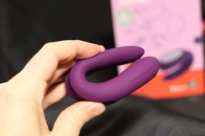 Satisfyer Double Joy Violet (RECENZE párového vibrátoru) – máte si ho pořídit i vy?