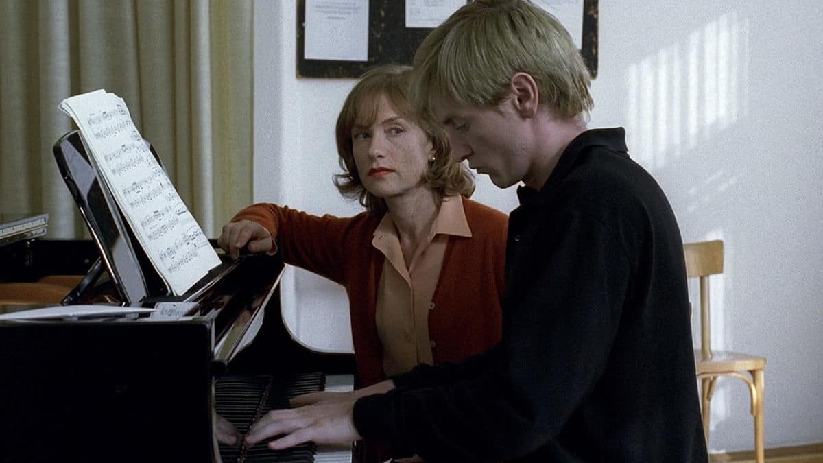 RECENZE erotického dramatu Pianistka (2001)