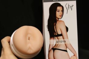 Fleshlight Stoya Epic naživo a její prdelka – RECENZE análního odlitku této pornoherečky