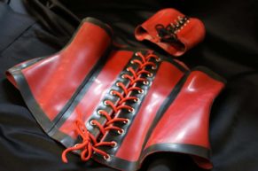 Latexový korzet Latexa pro feminizovanou panenku Cindy – RECENZE