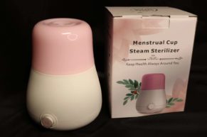 Když je chcete bezpečně používat, sterilizaci se nevyhnete –  RECENZE parního sterilizátoru IntimFitness na menstruační kalíšky