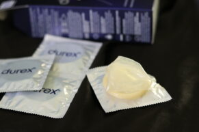 Durex Intense – kondomy, které nejen dobře sedí, ale i dobře voní (RECENZE)