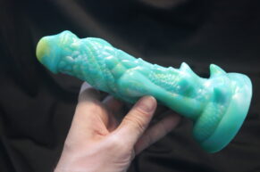 Návrat trans testerky a její zážitky s Monstrum dildem (RECENZE)