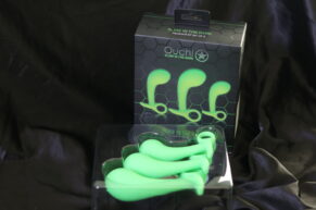 RECENZE setu 3 análních kolíků Ouch! Glow in the Dark -svítivá trojka, která drží, tlačí a krásně cvičí prostatu i poslušnost