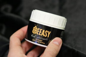 Beeasy anální lubrikant – první olejový lubrikant, který mi dává smysl (a drží přesně tam, kde má) – RECENZE
