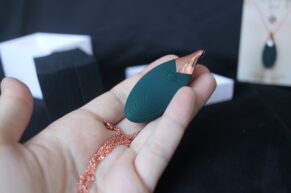 Lola Games Liberty Leaf – vibrace schované v náhrdelníku (a nikdo to nepozná) v RECENZI