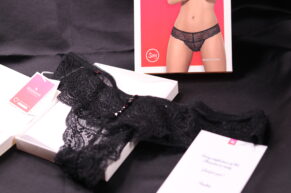 Obsessive Miamor jsou crotchless tanga, která ukazují směr (a ví přesně kam) – RECENZE