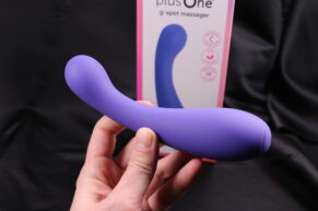 Na první pohled mě upoutal svým tvarem = vibrátor na G-bod PlusOne g-spot massager – RECENZE