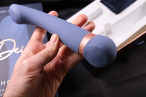 Existuje vibrátor, který opravdu chladí i hřeje? A je to Deia The Hot & Cold? RECENZE