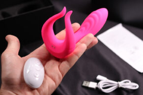 Existuje párový vibrátor a masturbátor 2v1, který konečně dává smysl ve dvou? Romant Couple v RECENZi
